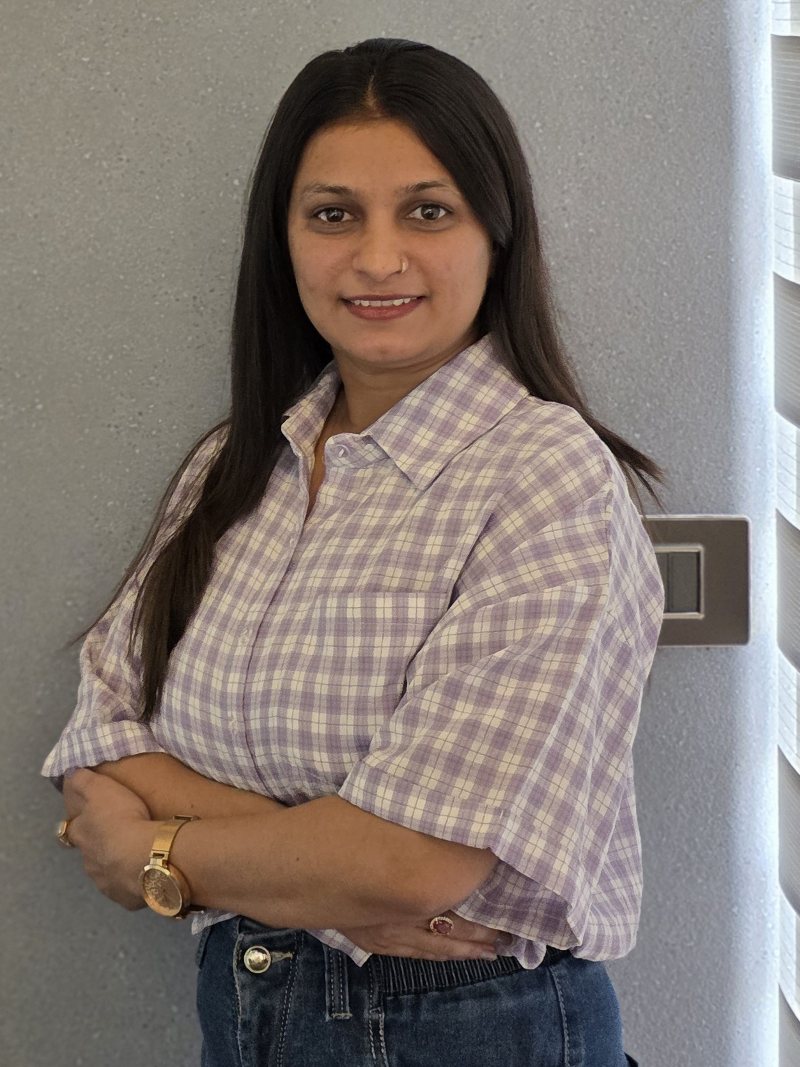 MS. SMRUTI AKABARI 